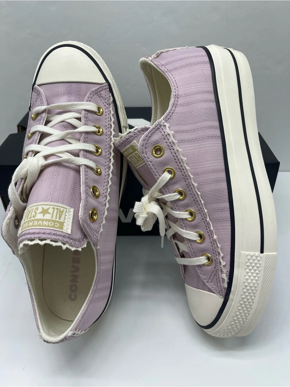 Converse A17201C CTAS LIFT OX ALTITUDE LILAC/EGRET/BLACK Platform Sneakers